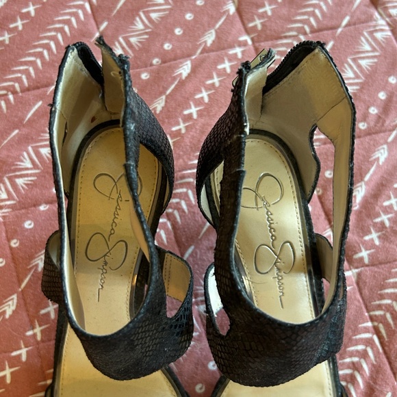 Jessica Simpson Strappy heels - Picture 2 of 5